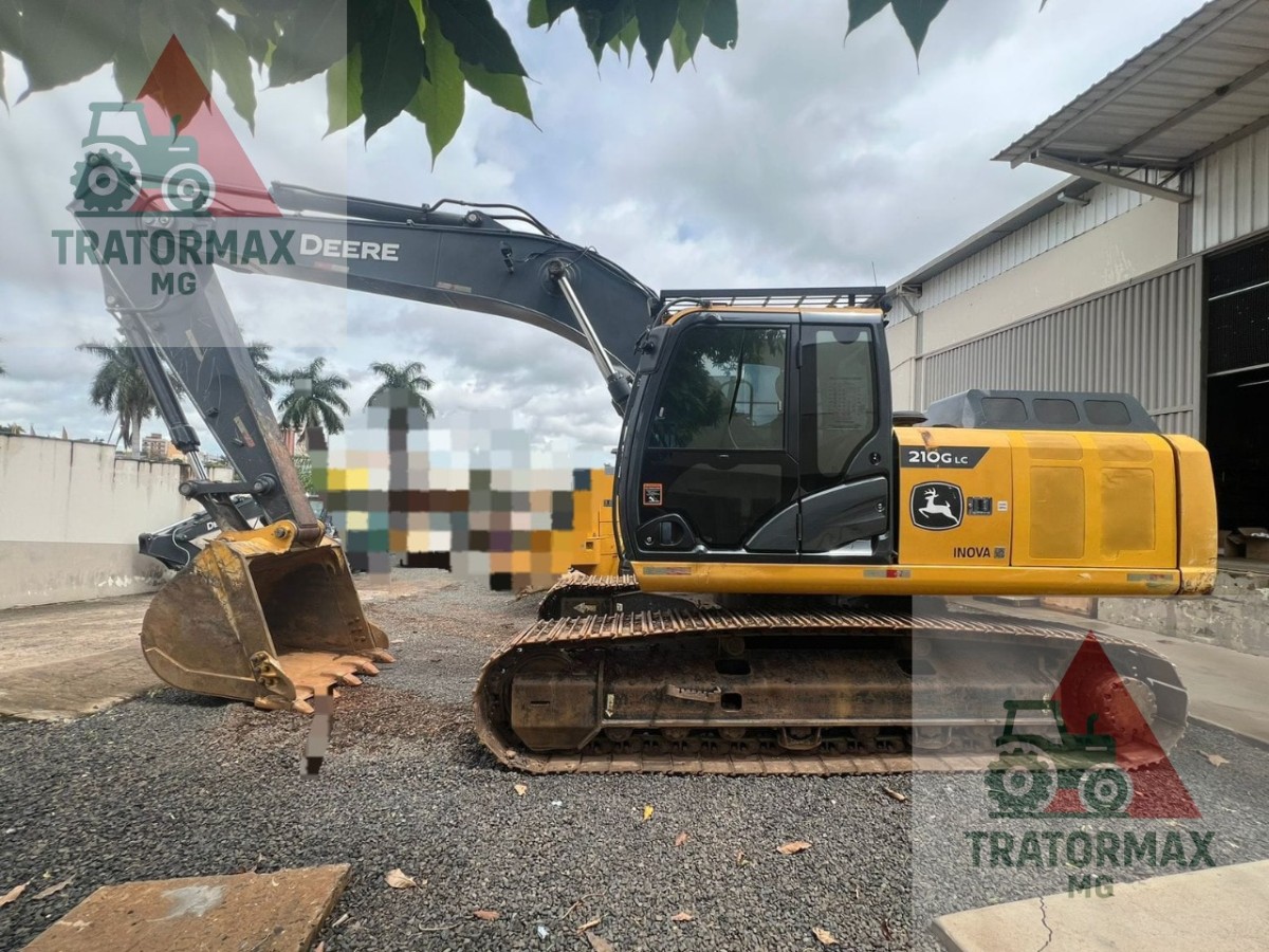 Escavadeira John Deere 210G 2023