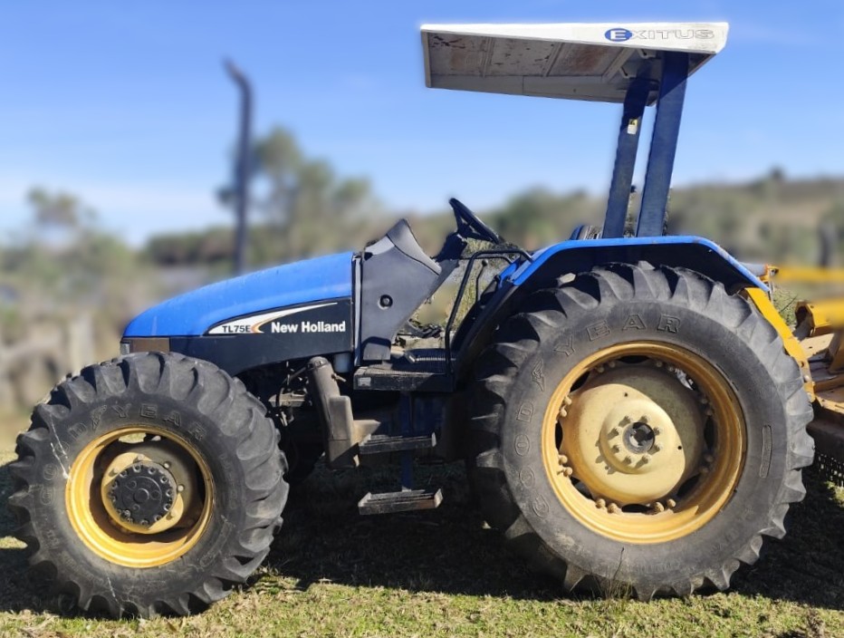 Trator agrícola New Holland TL 75E 2006