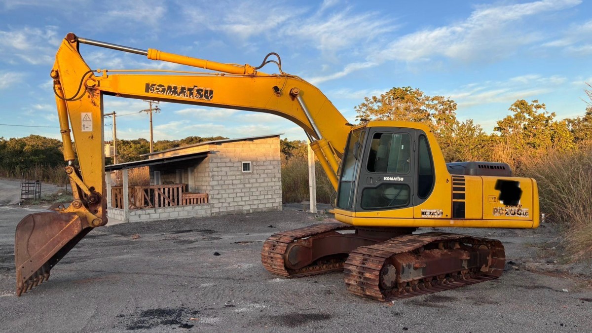 Escavadeira Komatsu PC200 2006