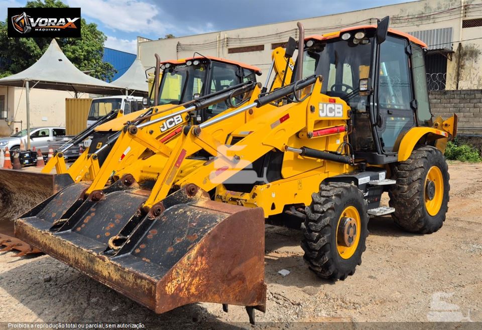 Retroescavadeira JCB 3CX 2020