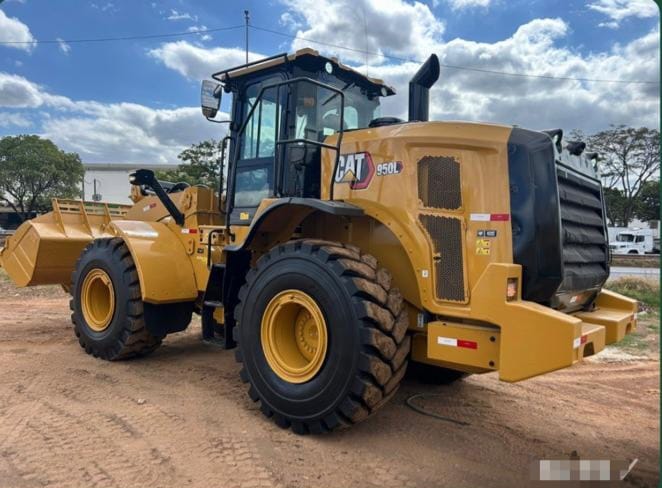 Pá Carregadeira Caterpillar 950L 2021