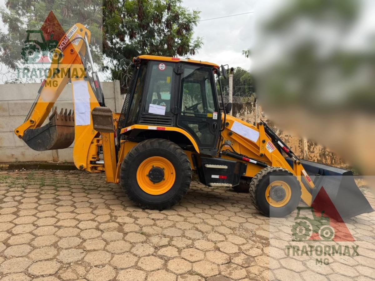 Retroescavadeira JCB 3CX 2021