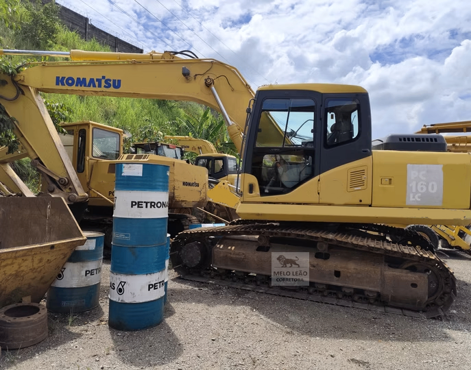 Escavadeira Komatsu PC160 2008