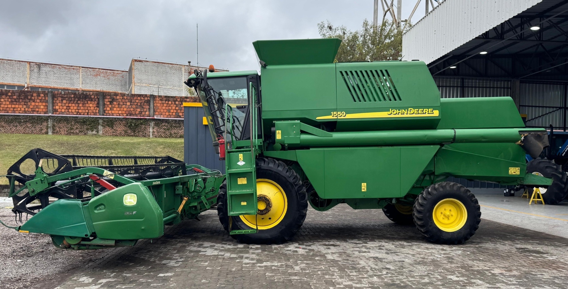 Colheitadeira John Deere 1550 2007