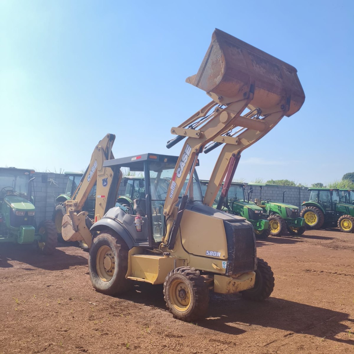 Retroescavadeira Case 580N 2012