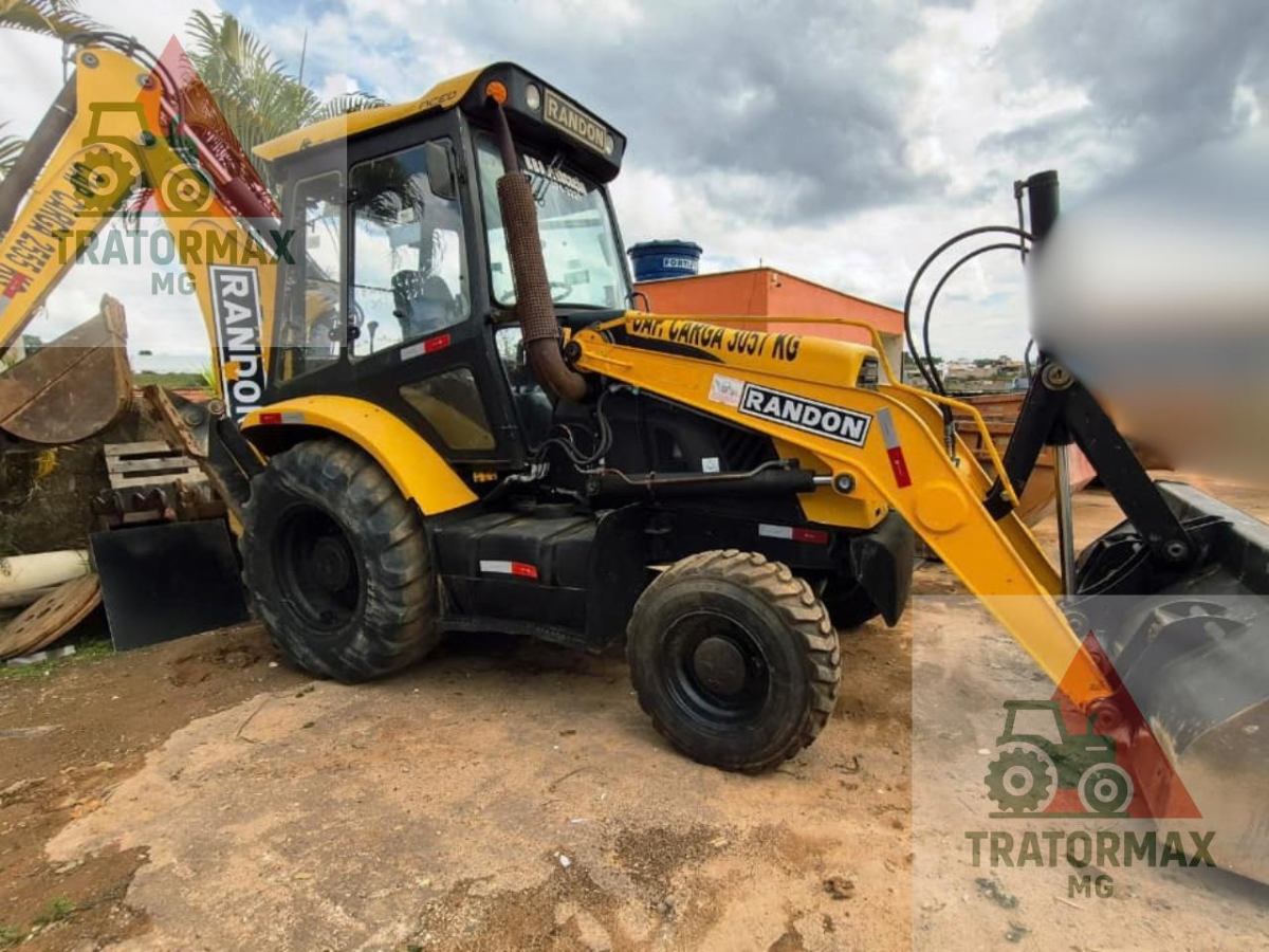 Retroescavadeira Randon RD406 4x4 2019