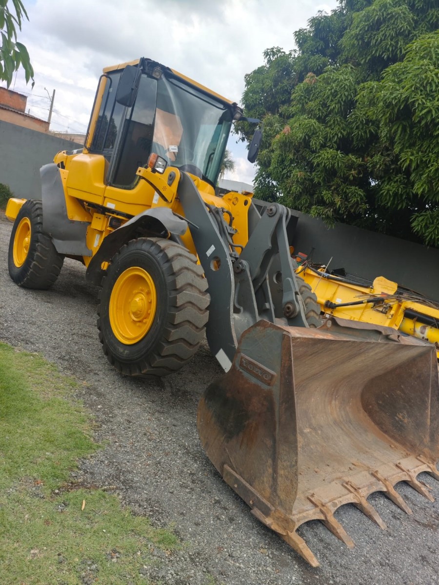 Pá Carregadeira Volvo L60F 2014