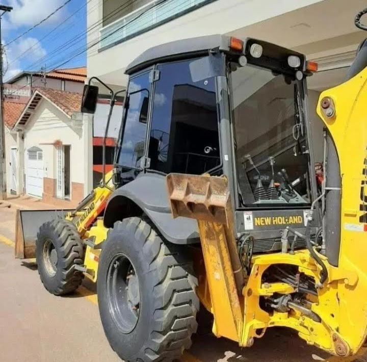 Retroescavadeira New Holland B95B 2015