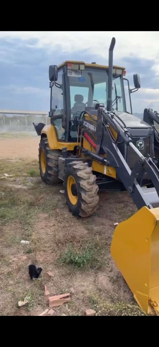 Retroescavadeira XCMG XC870BRI 2024
