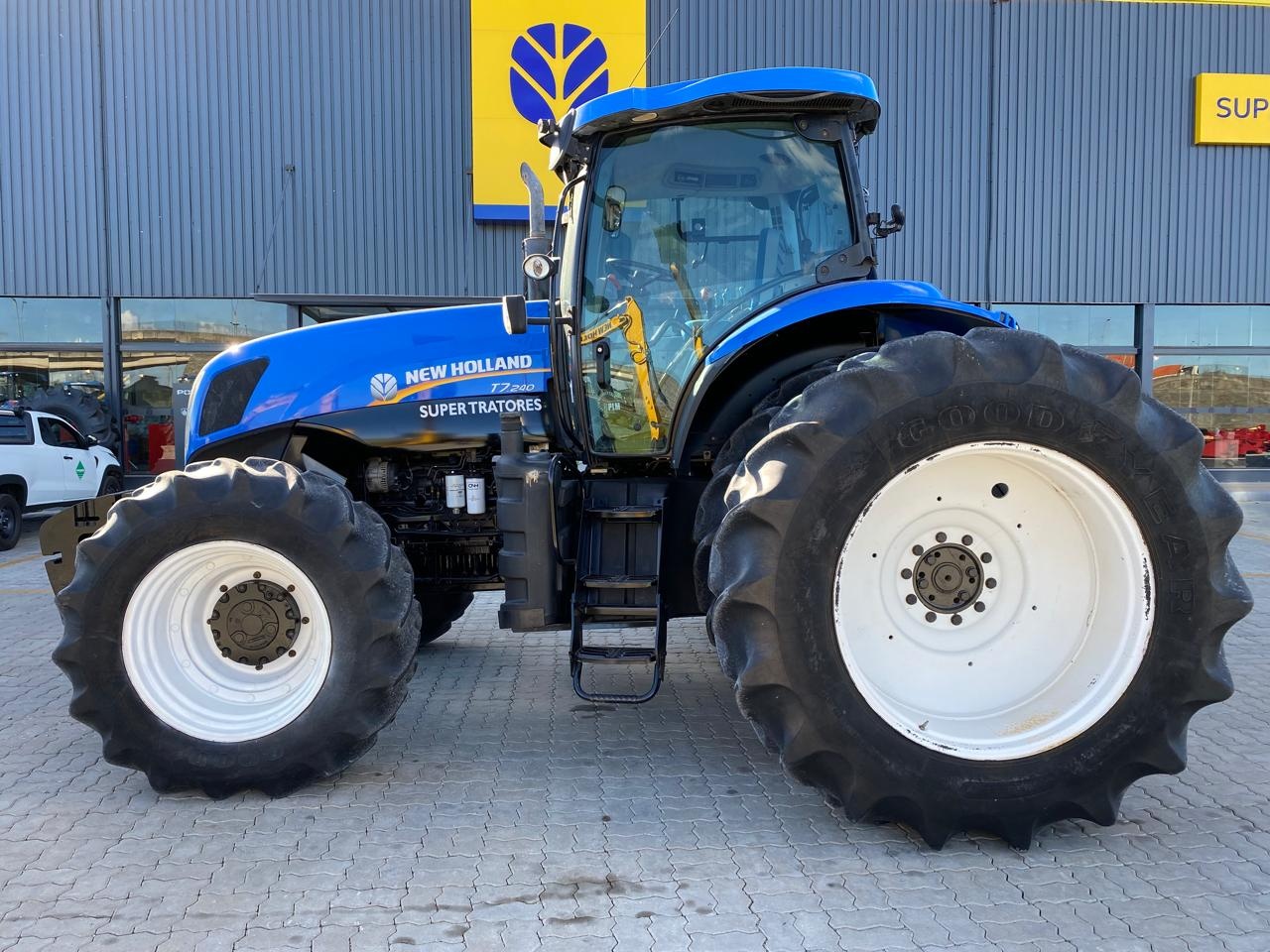 Trator agrícola New Holland T7.240 2014