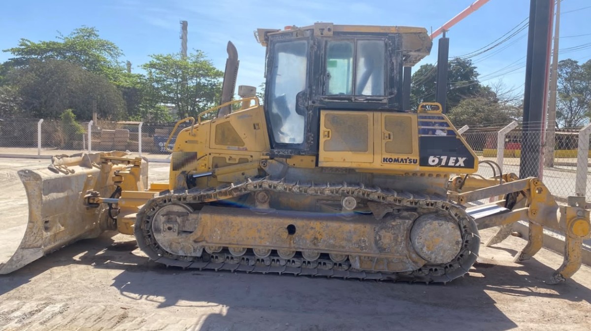Trator de esteira Komatsu D61-EX 2021