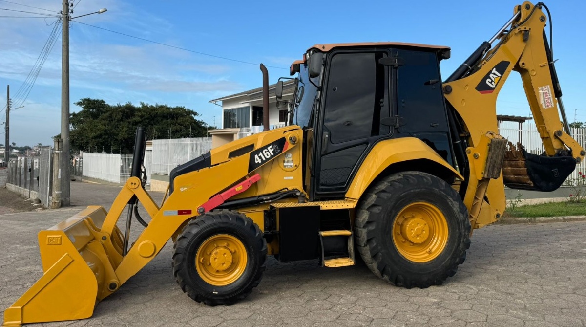 Retroescavadeira Caterpillar 416F2 2019