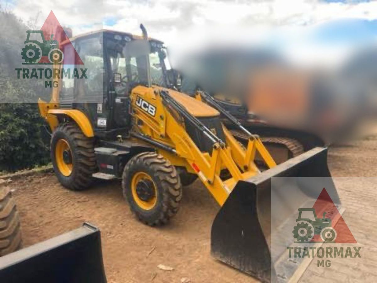 Retroescavadeira JCB 3CX 2025