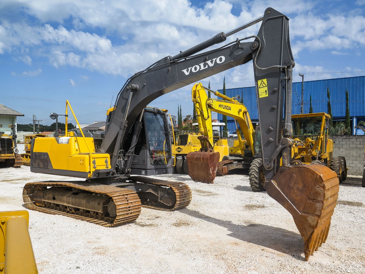Escavadeira Volvo EC140DL 2021