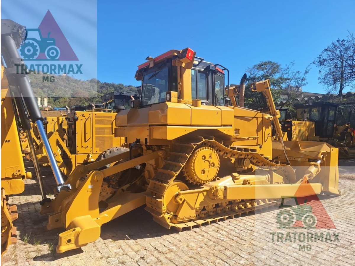 Trator de esteira Caterpillar D6T 2022