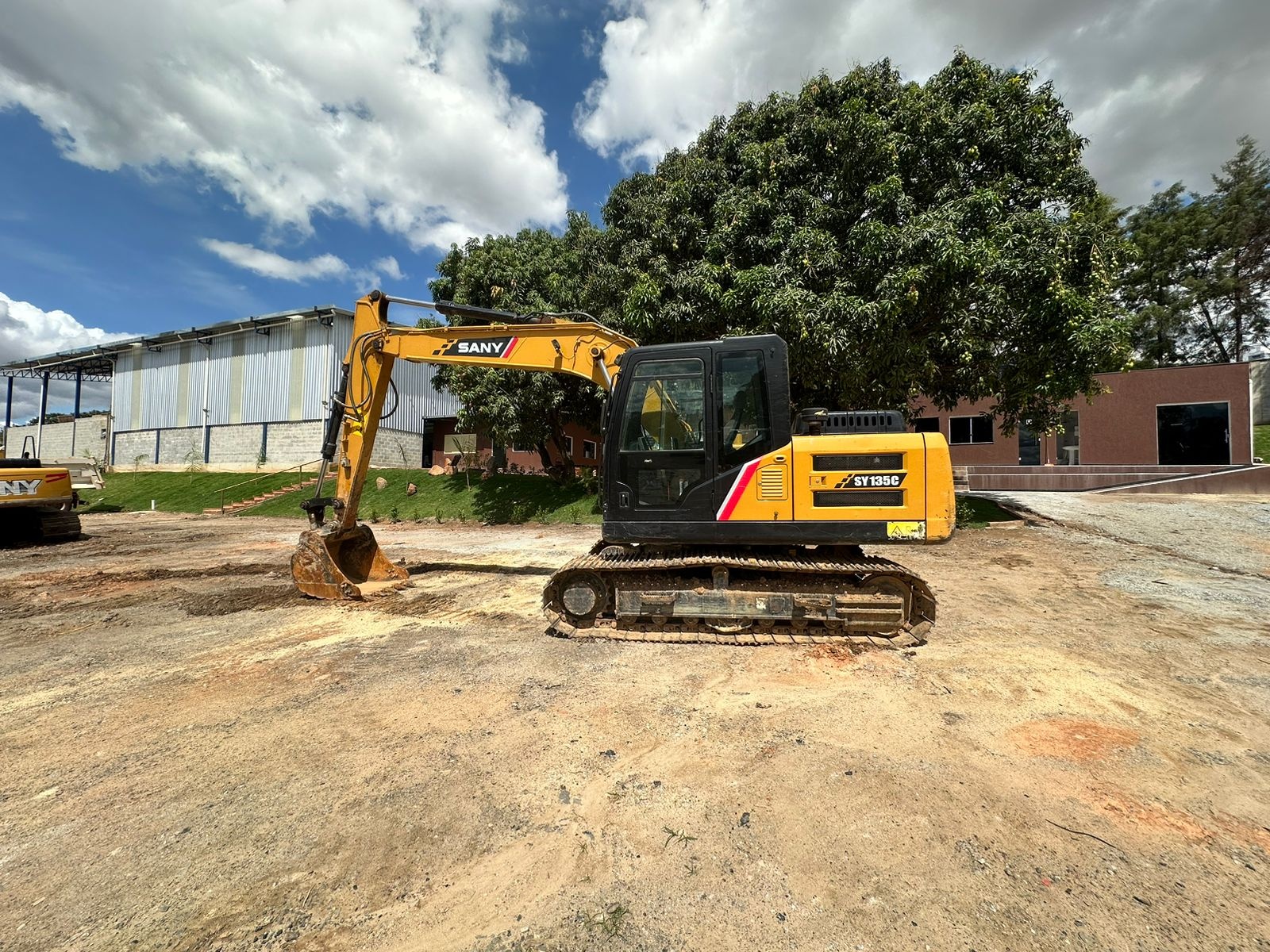 Escavadeira SANY SY135 C 2022