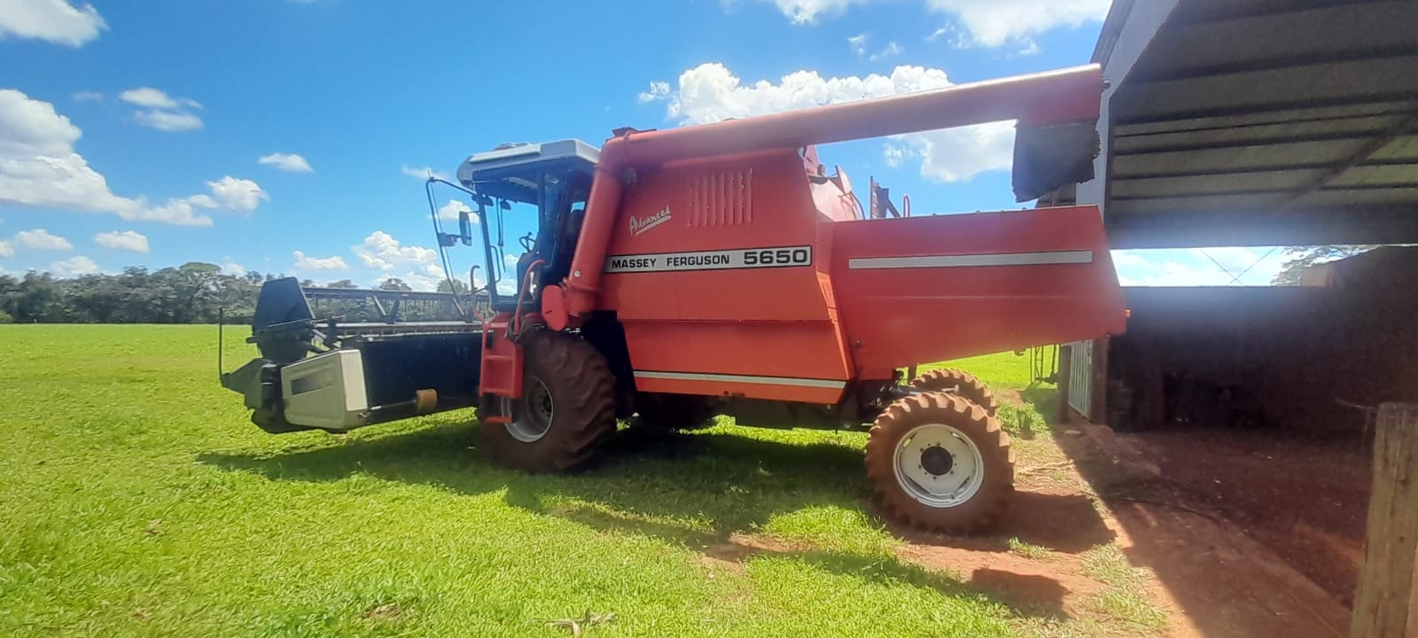 Colheitadeira Massey Ferguson MF 5650 2007