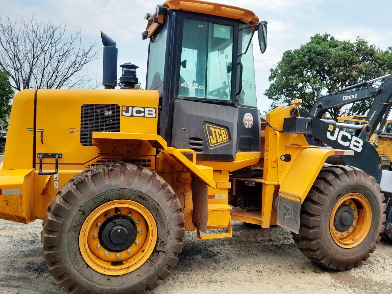 ハーシー Pá Carregadeira JCB 422ZX 2023 - Maquinalista