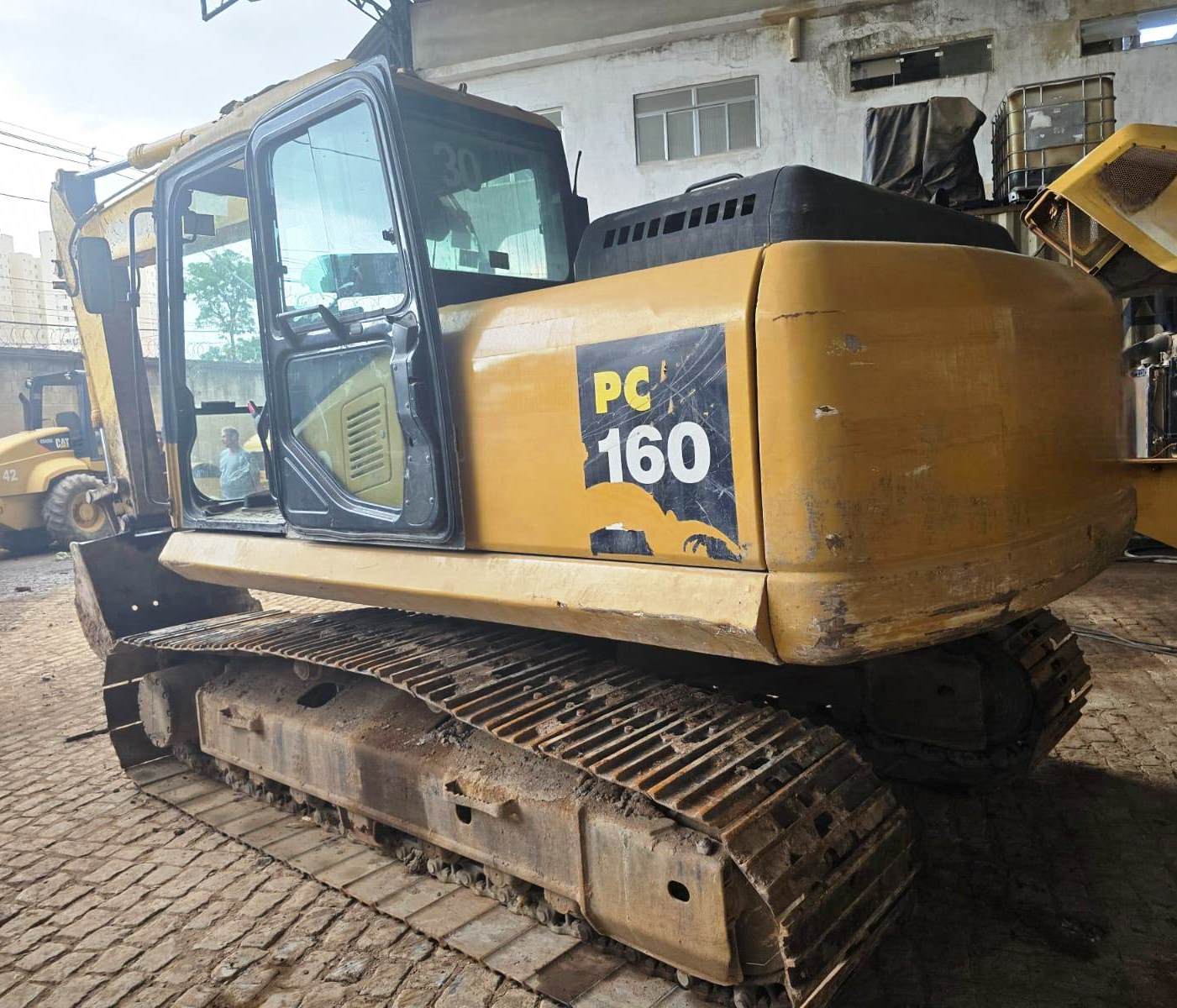 Escavadeira Komatsu PC160 2010