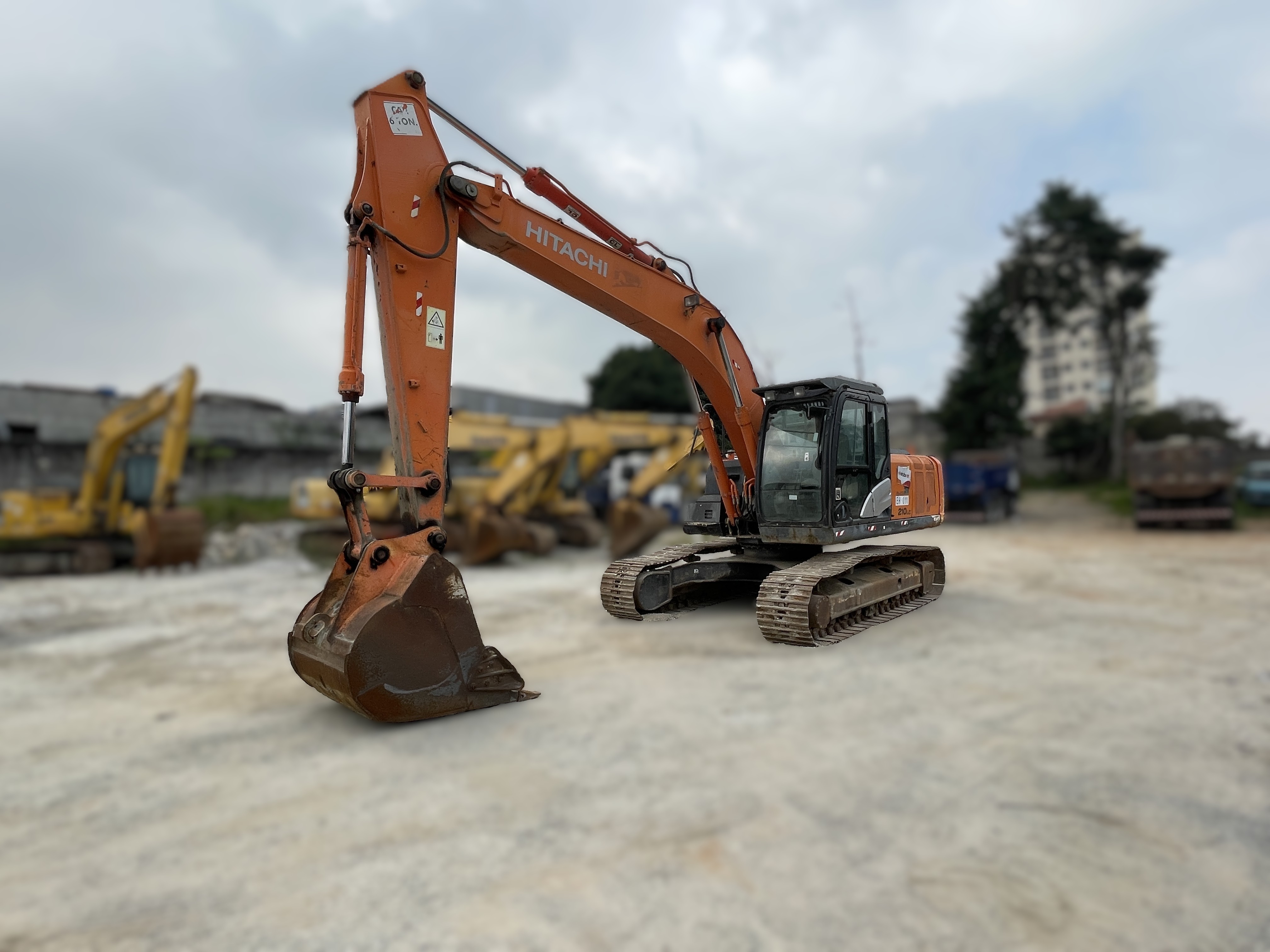 Escavadeira Hitachi ZX210LC-5G 2015 - Maquinalista