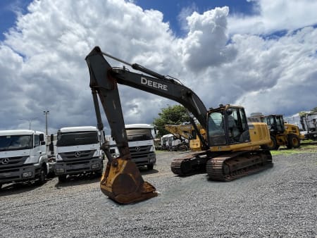 Escavadeira John Deere 210G 2020