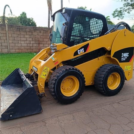 Mini Carregadeira Caterpillar 246C 2011
