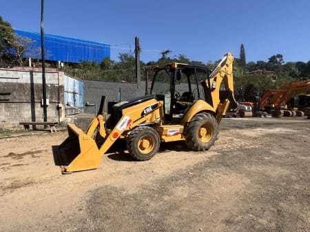 Retroescavadeira Caterpillar 416E 2006