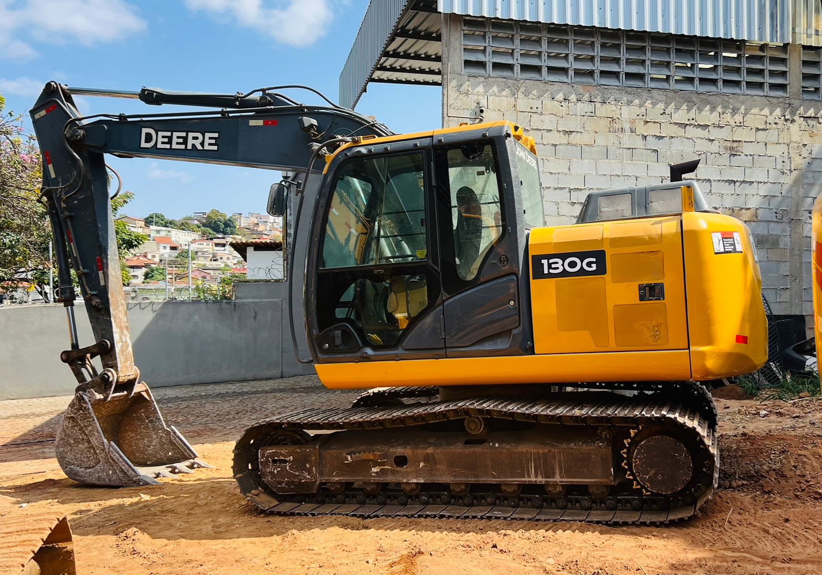 Escavadeira John Deere 130G 2014